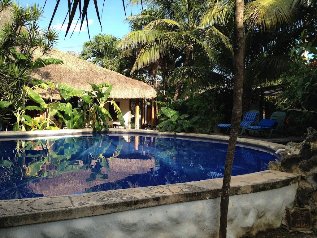 Hotel Que Onda Akumal Exterior photo